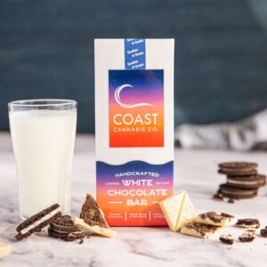Cookies and Cream White Chocolate Bar | COAST